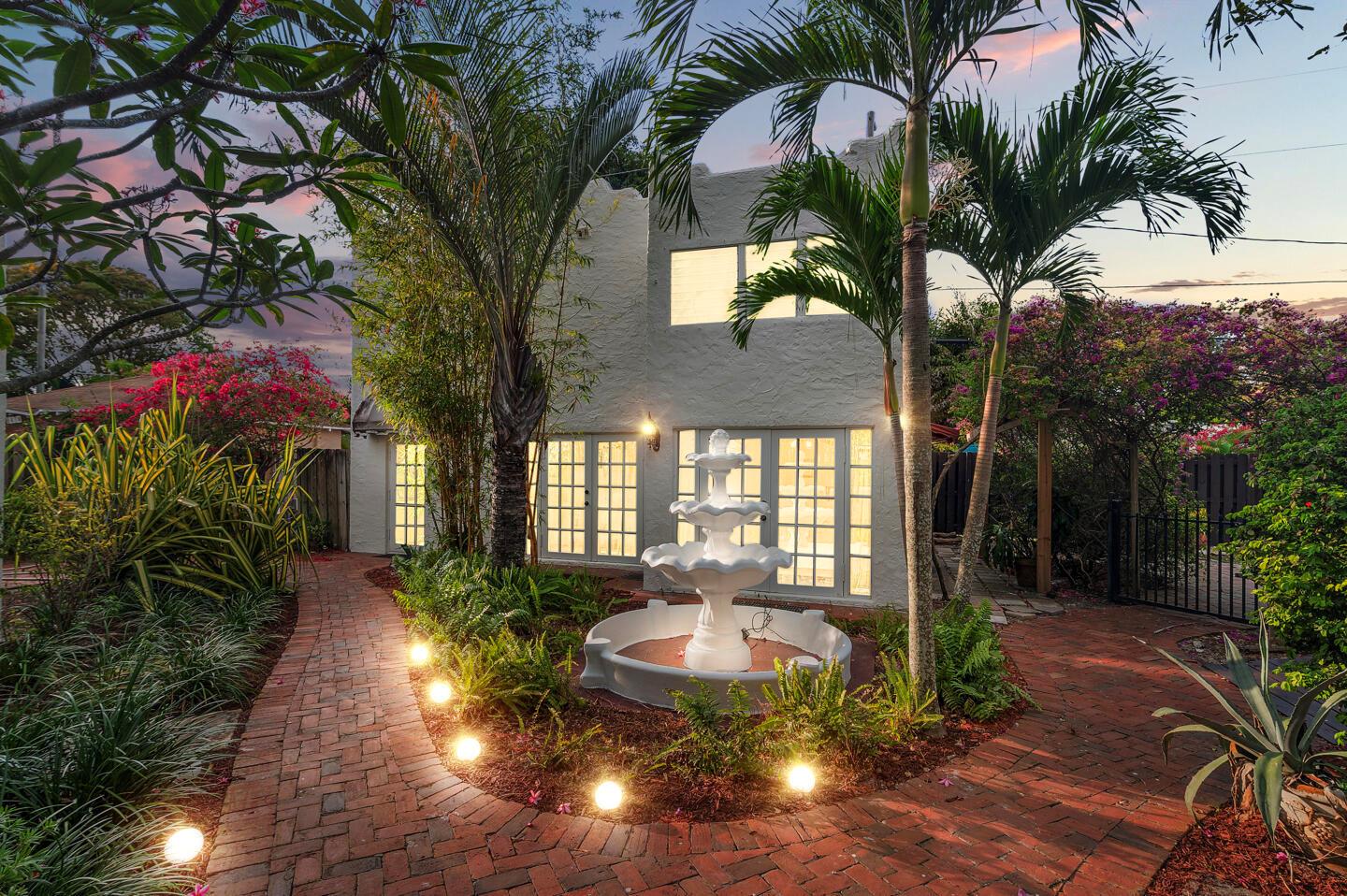 Ver detalles / 5 3643 sq. ft. $ 2025-11-07 0 foto