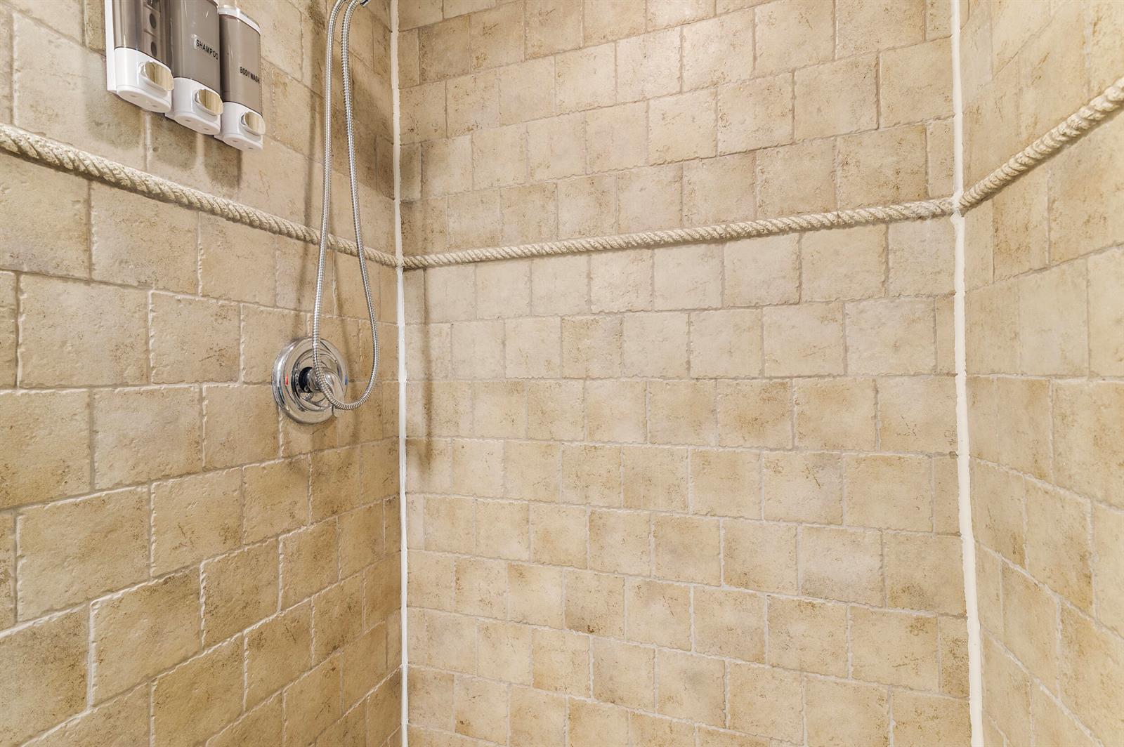 Ver detalles / 5 3643 sq. ft. $ 2025-11-07 0 foto
