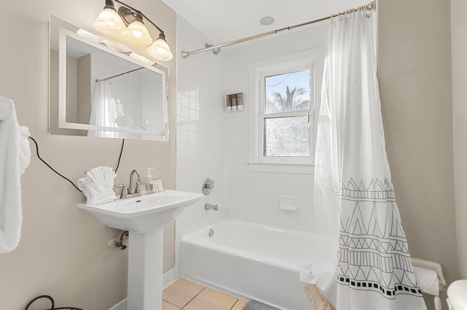 Ver detalles / 5 3643 sq. ft. $ 2025-11-07 0 foto