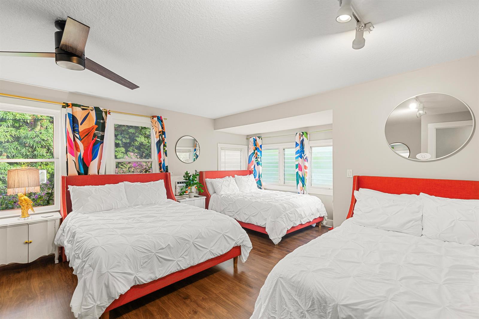 Ver detalles / 5 3643 sq. ft. $ 2025-11-07 0 foto