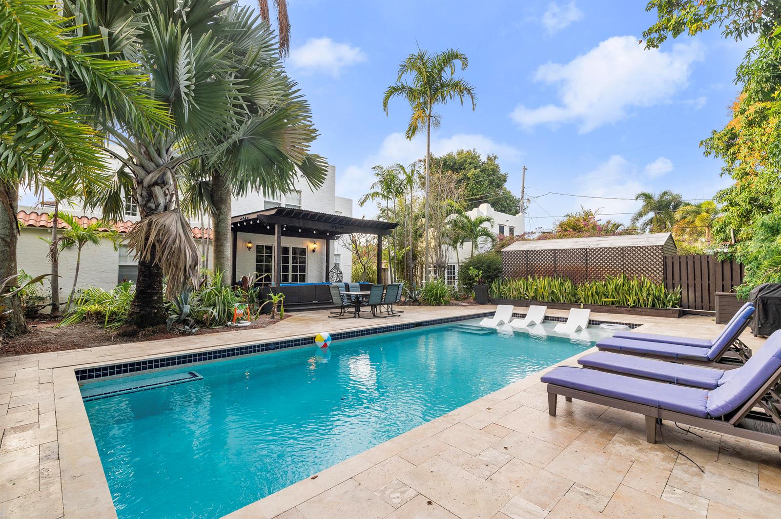 Ver detalles / 5 3643 sq. ft. $ 2025-11-07 0 foto