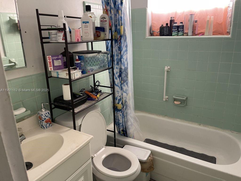 Ver detalles   /  1704 sq. ft. $ 2025-10-22 0 foto