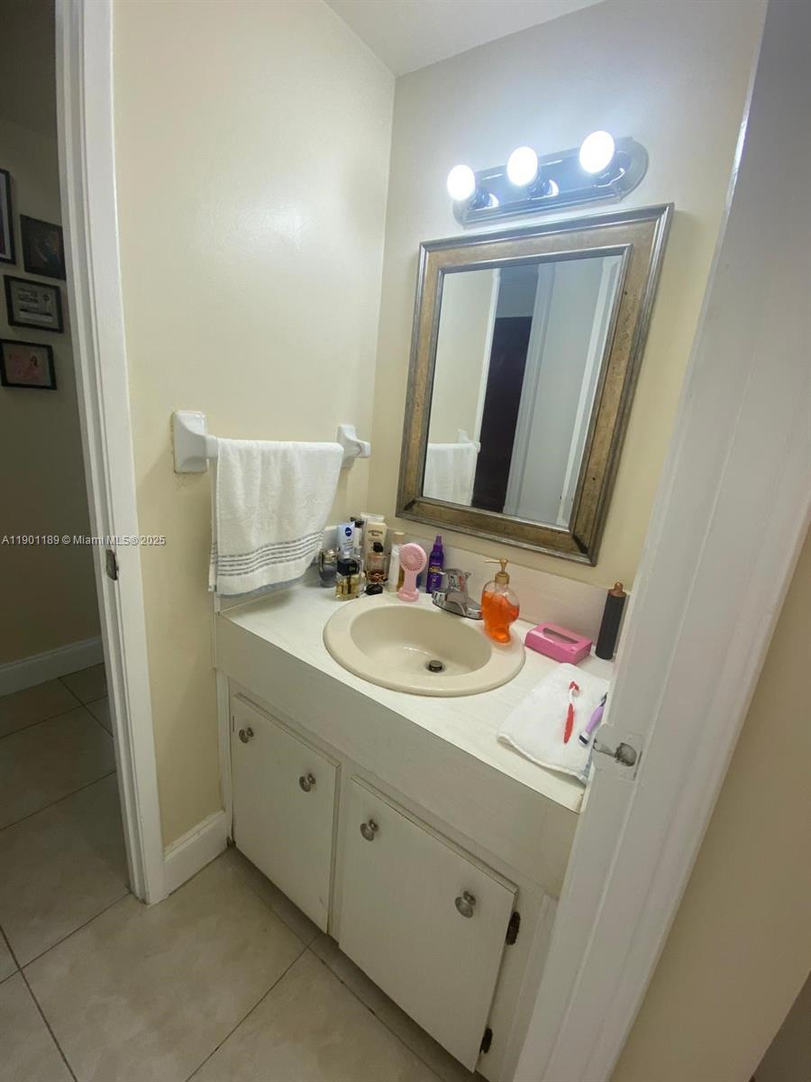 304 1 / 1 686 sq. ft. $ 2025-10-23 0 Photo