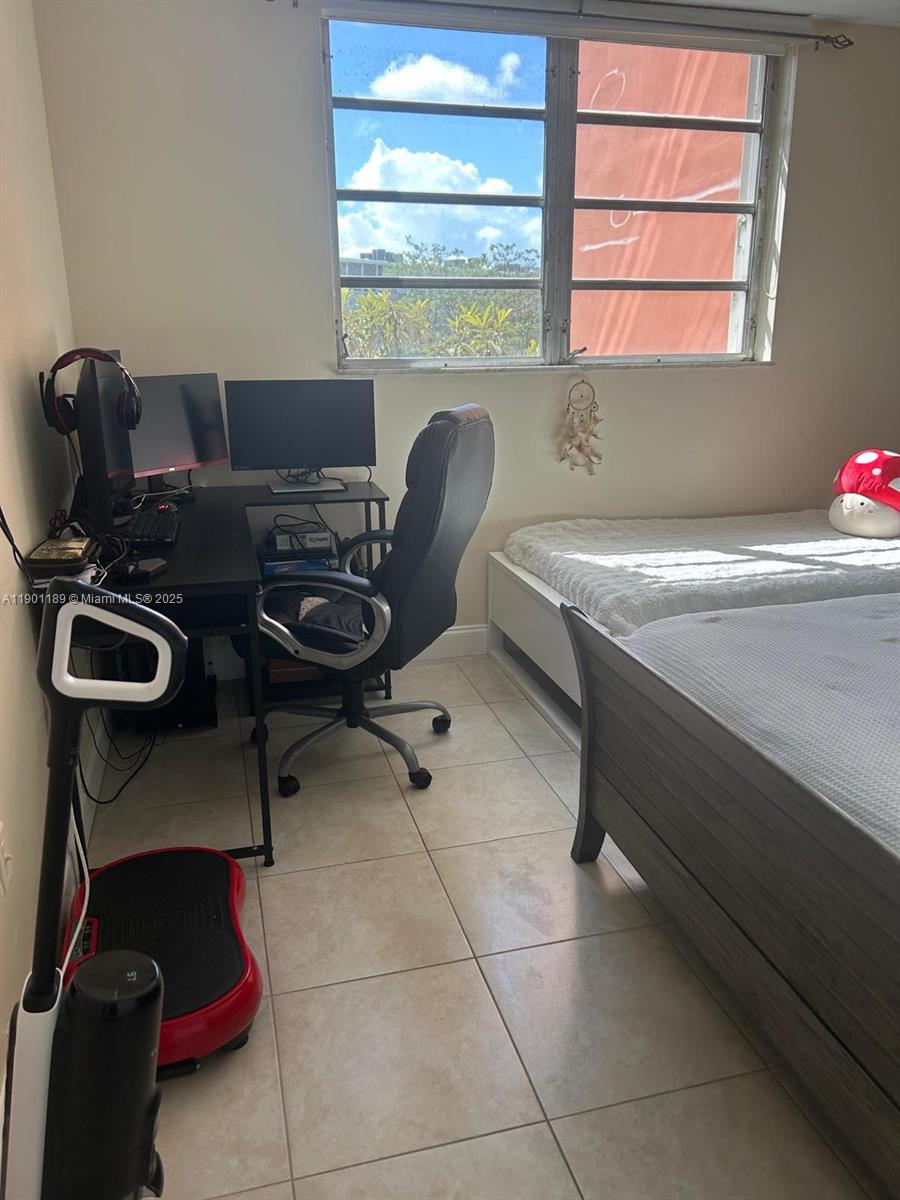 304 1 / 1 686 sq. ft. $ 2025-10-23 0 Photo