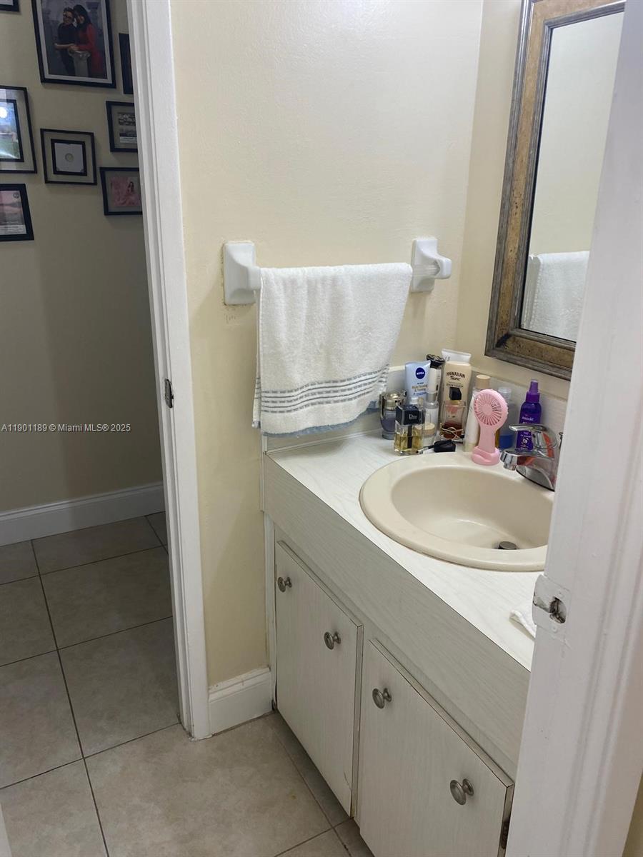 304 1 / 1 686 sq. ft. $ 2025-10-23 0 Photo