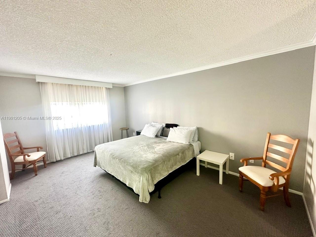 321 2 / 2 1350 sq. ft. $ 2025-10-23 0 Photo
