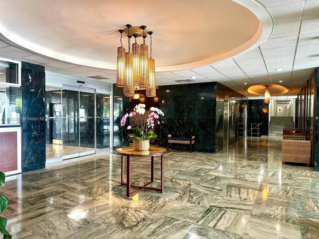 321 2 / 2 1350 sq. ft. $ 2025-10-23 0 Photo