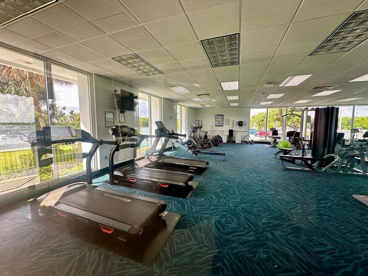 321 2 / 2 1350 sq. ft. $ 2025-10-23 0 Photo