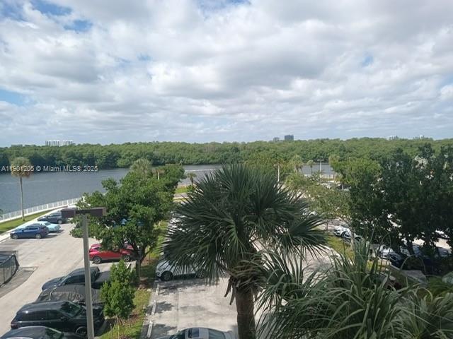 321 2 / 2 1350 sq. ft. $ 2025-10-23 0 Photo