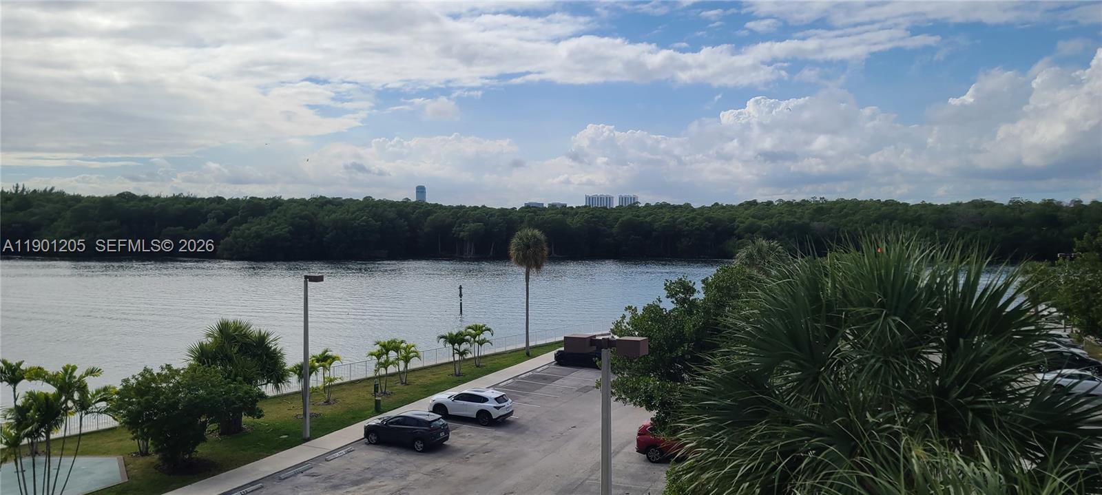 321 2 / 2 1350 sq. ft. $ 2026-02-05 0 Photo