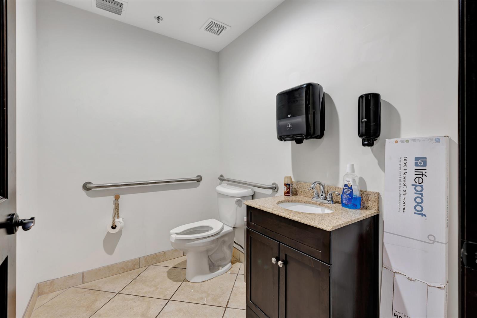 Ver detalles 102 / 2 sq. ft. $ 2026-06-17 0 foto