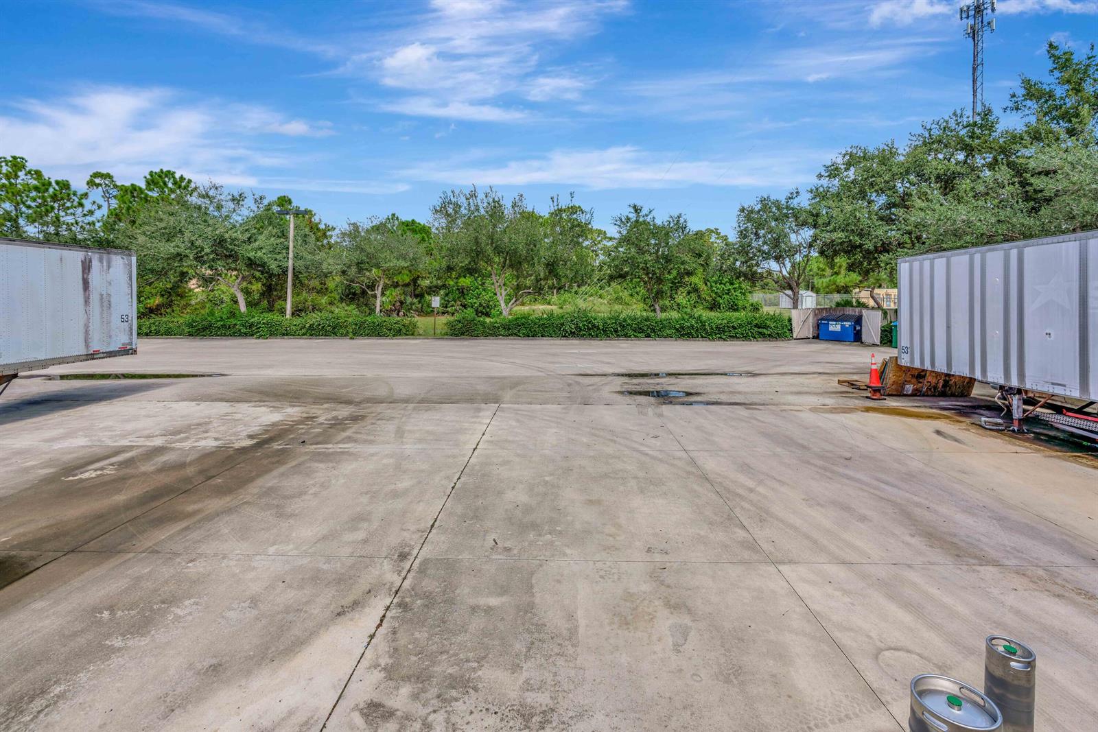 Ver detalles 102 / 2 sq. ft. $ 2026-06-17 0 foto