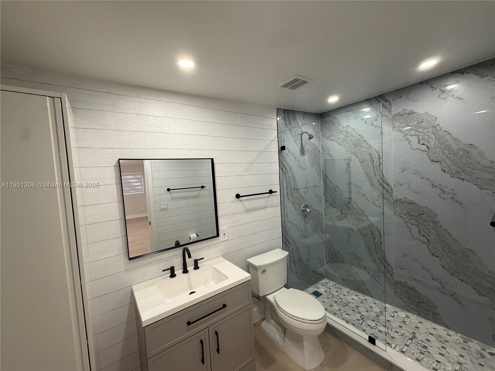 Подробнее   /  2554 кв.футов $ 2025-10-23 0 Фото