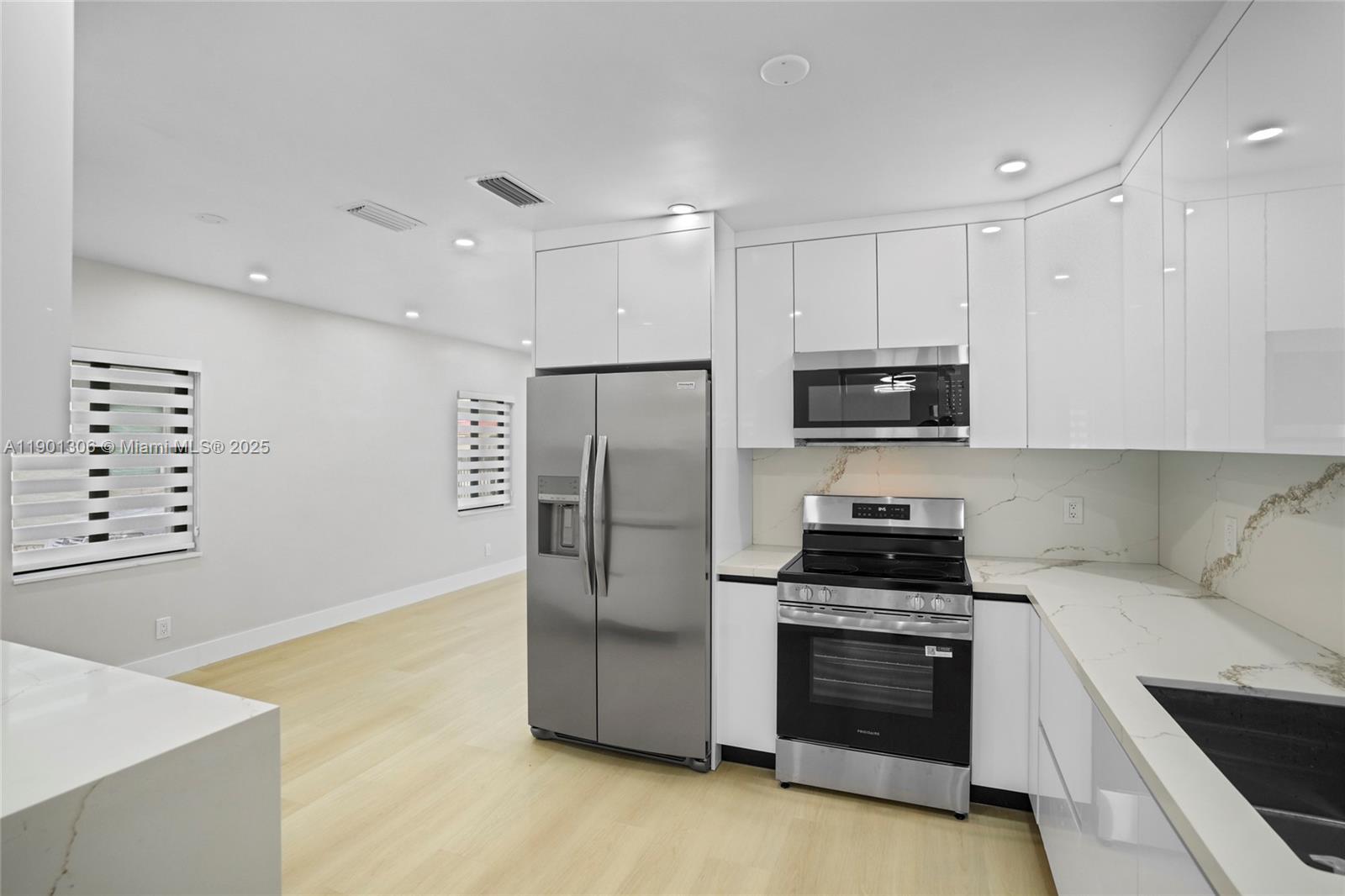   /  2554 sq. ft. $ 2025-10-23 0 Photo