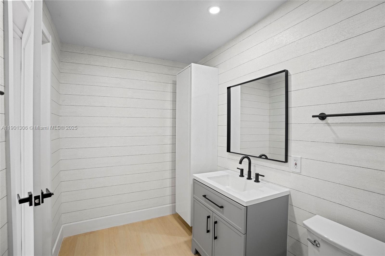   /  2554 sq. ft. $ 2025-10-23 0 Photo