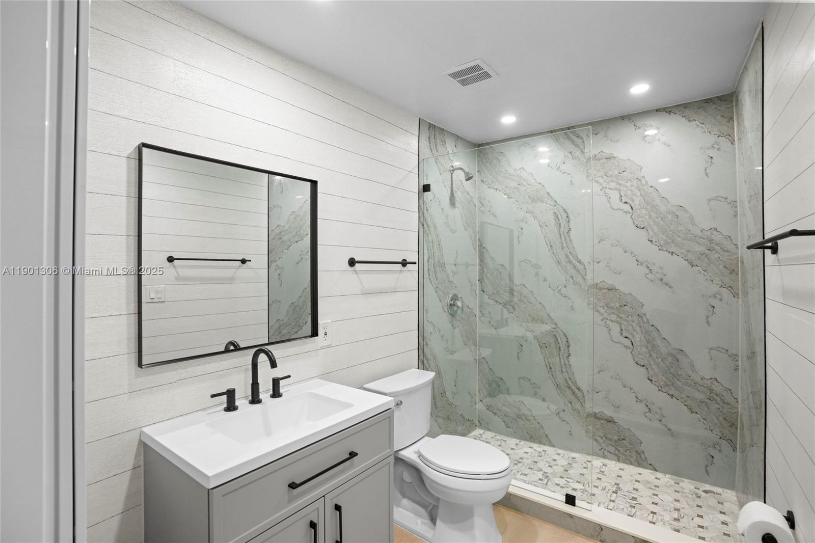   /  2554 sq. ft. $ 2025-10-23 0 Photo