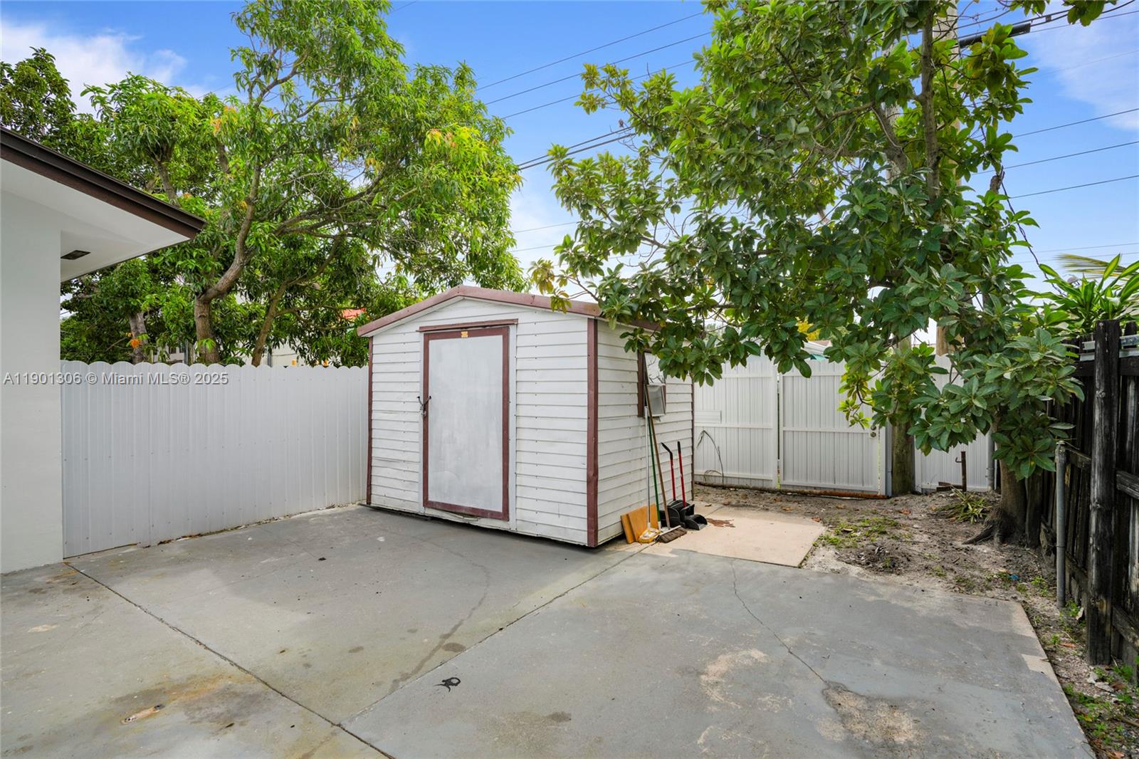   /  2554 sq. ft. $ 2025-10-23 0 Photo