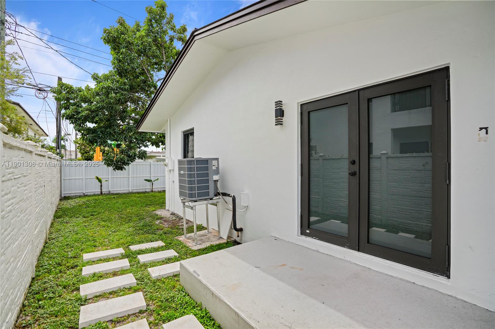   /  2554 sq. ft. $ 2025-10-23 0 Photo