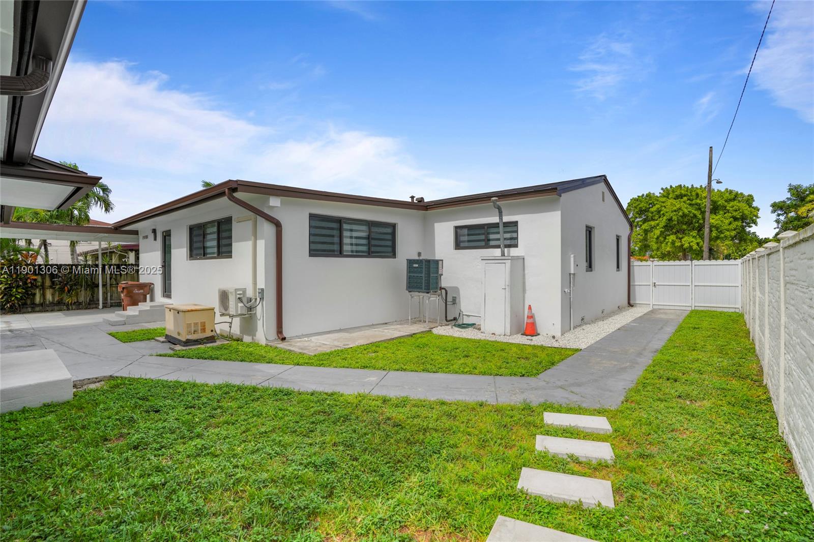   /  2554 sq. ft. $ 2025-10-23 0 Photo