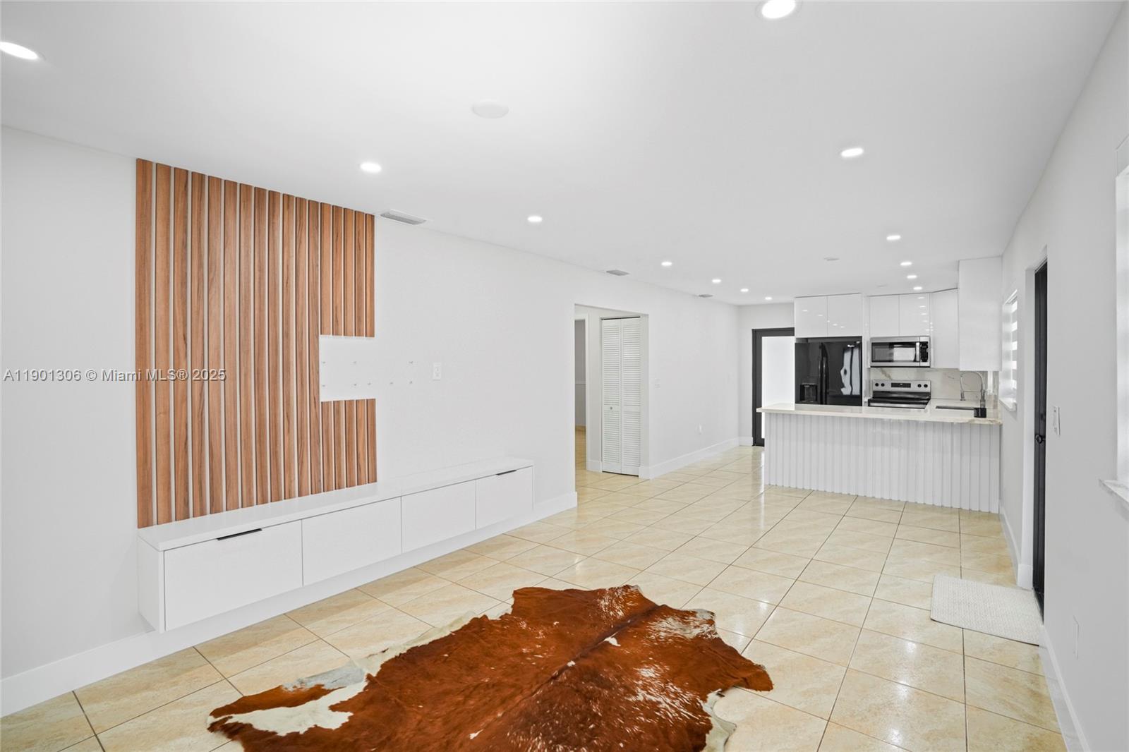   /  2554 sq. ft. $ 2025-10-23 0 Photo