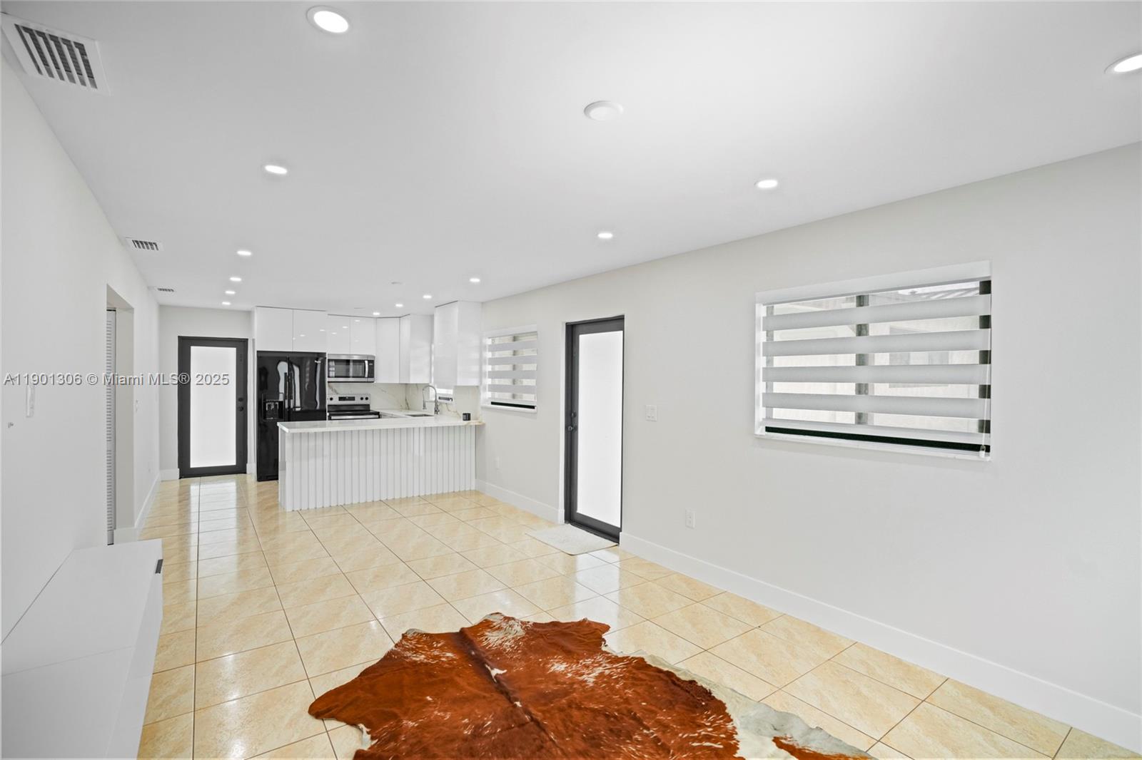   /  2554 sq. ft. $ 2025-10-23 0 Photo