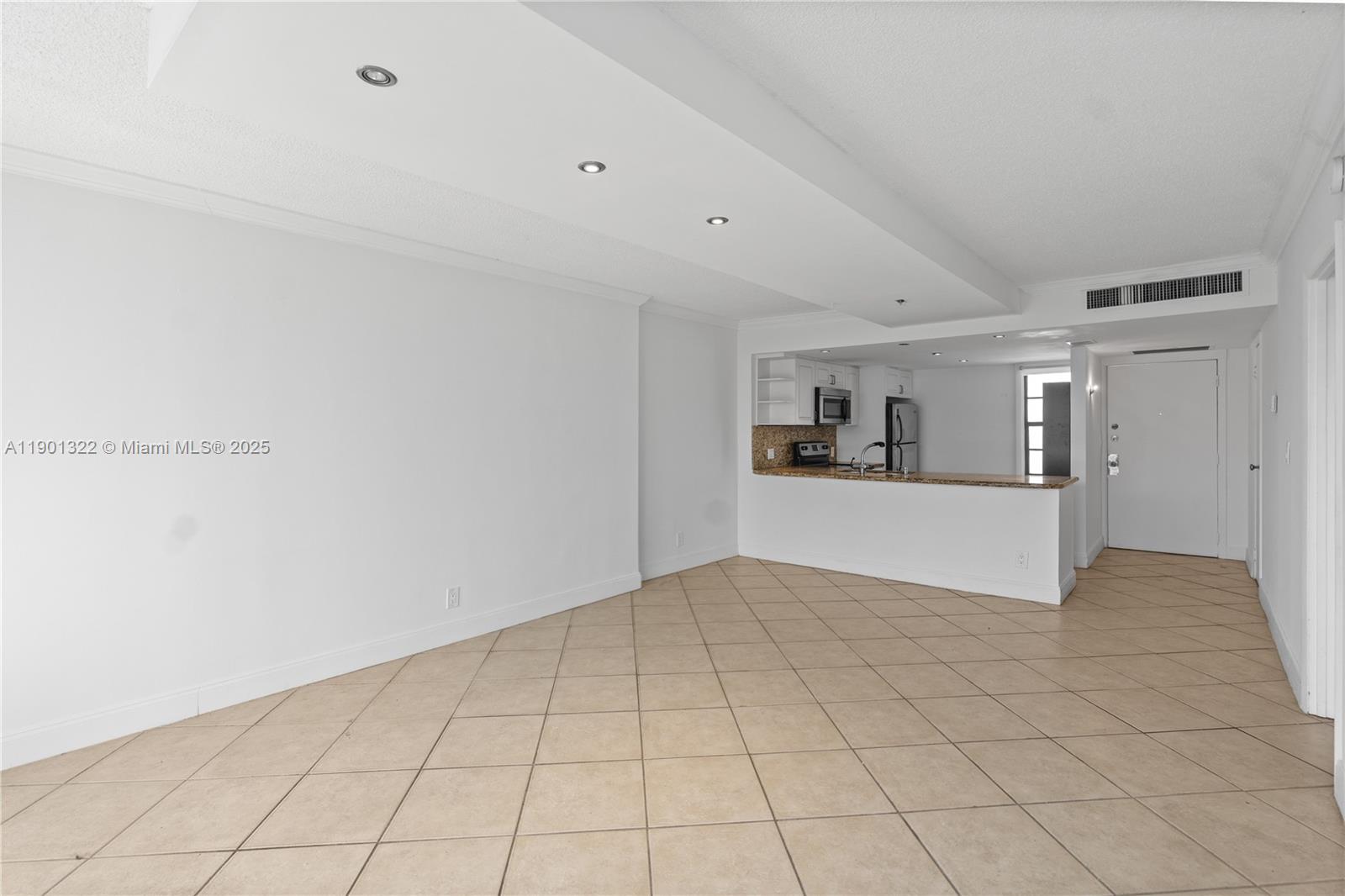 Photo of 3475 Country Club Dr  #814, Aventura, Florida, 33180 - 