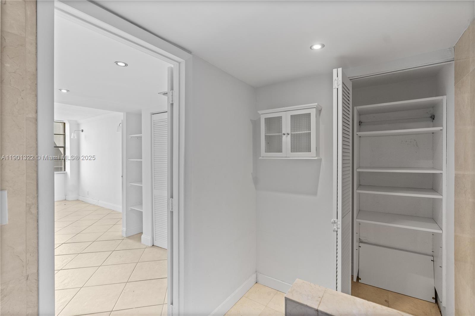 Photo of 3475 Country Club Dr  #814, Aventura, Florida, 33180 - 