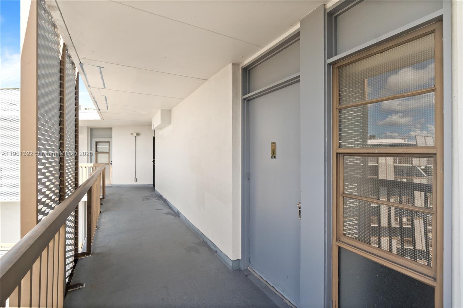 Photo of 3475 Country Club Dr  #814, Aventura, Florida, 33180 - 