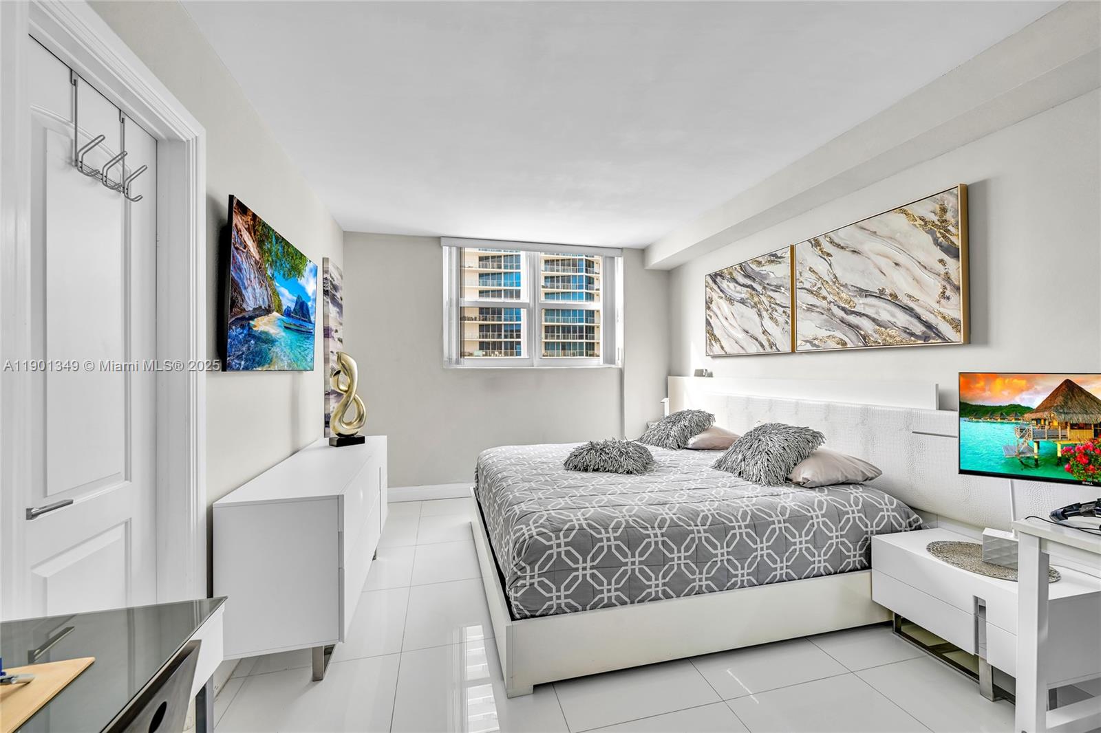 Photo of 3001 Ocean Dr  #1513, Hollywood, Florida, 33019 -