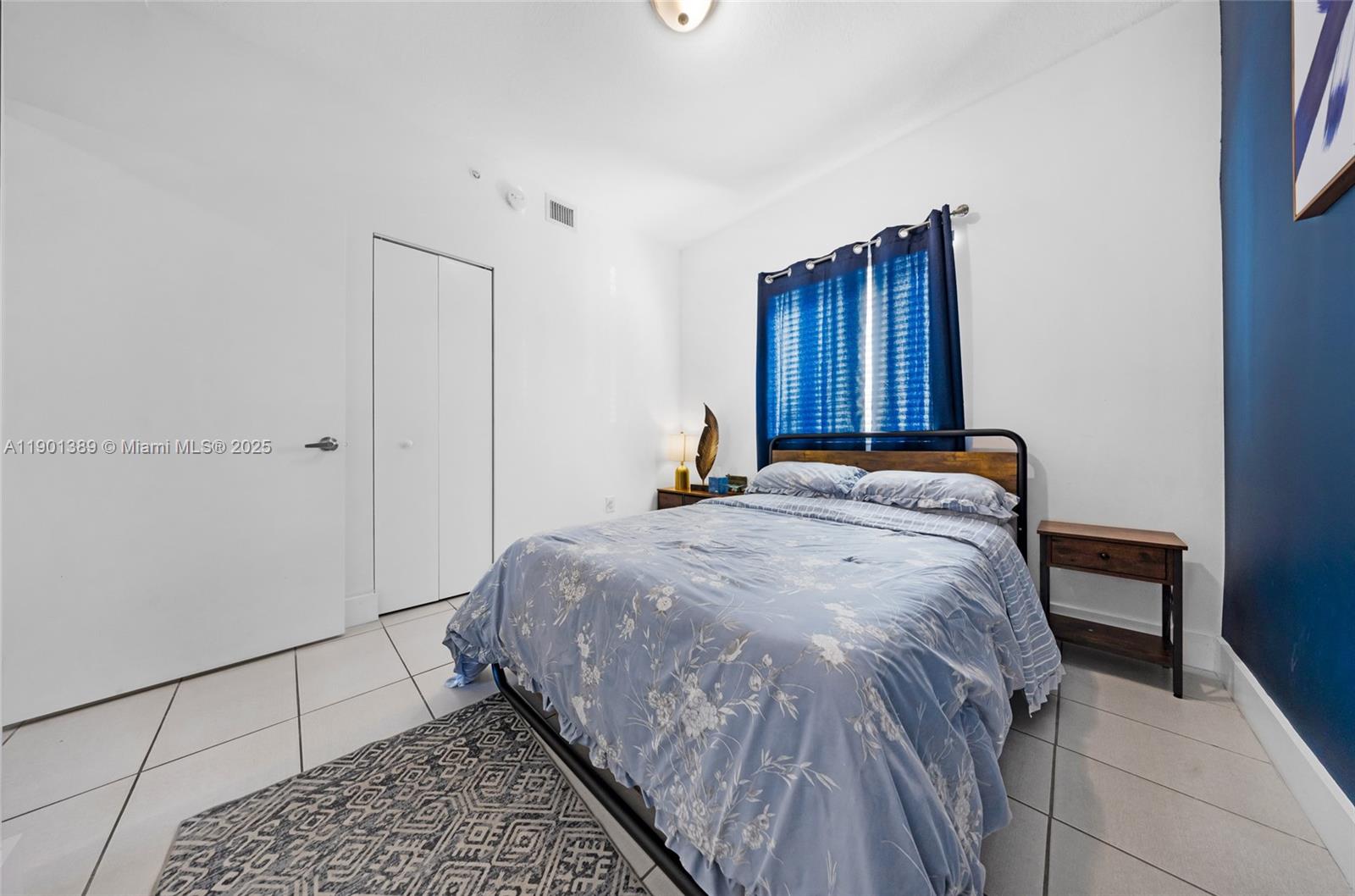 Ver detalles   /   sq. ft. $ 2025-10-23 0 foto