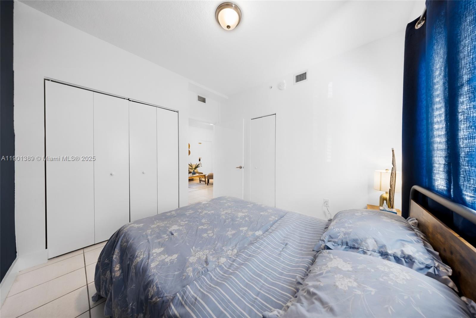 Ver detalles   /   sq. ft. $ 2025-10-23 0 foto