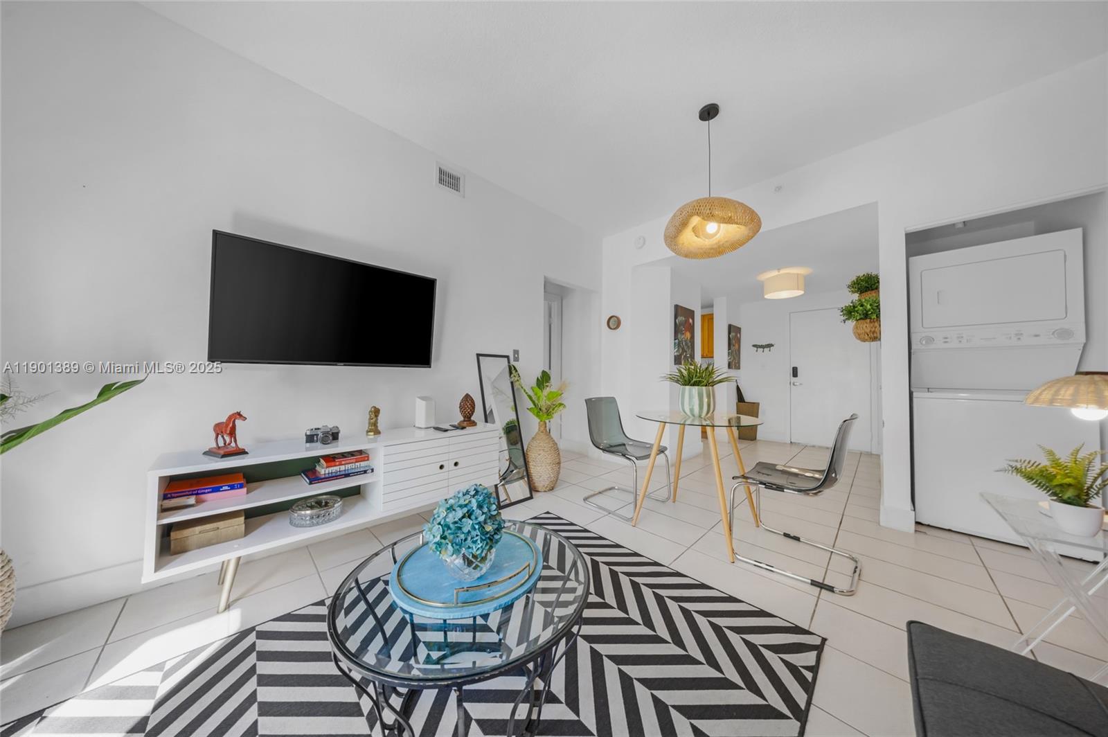 Ver detalles   /   sq. ft. $ 2025-10-23 0 foto