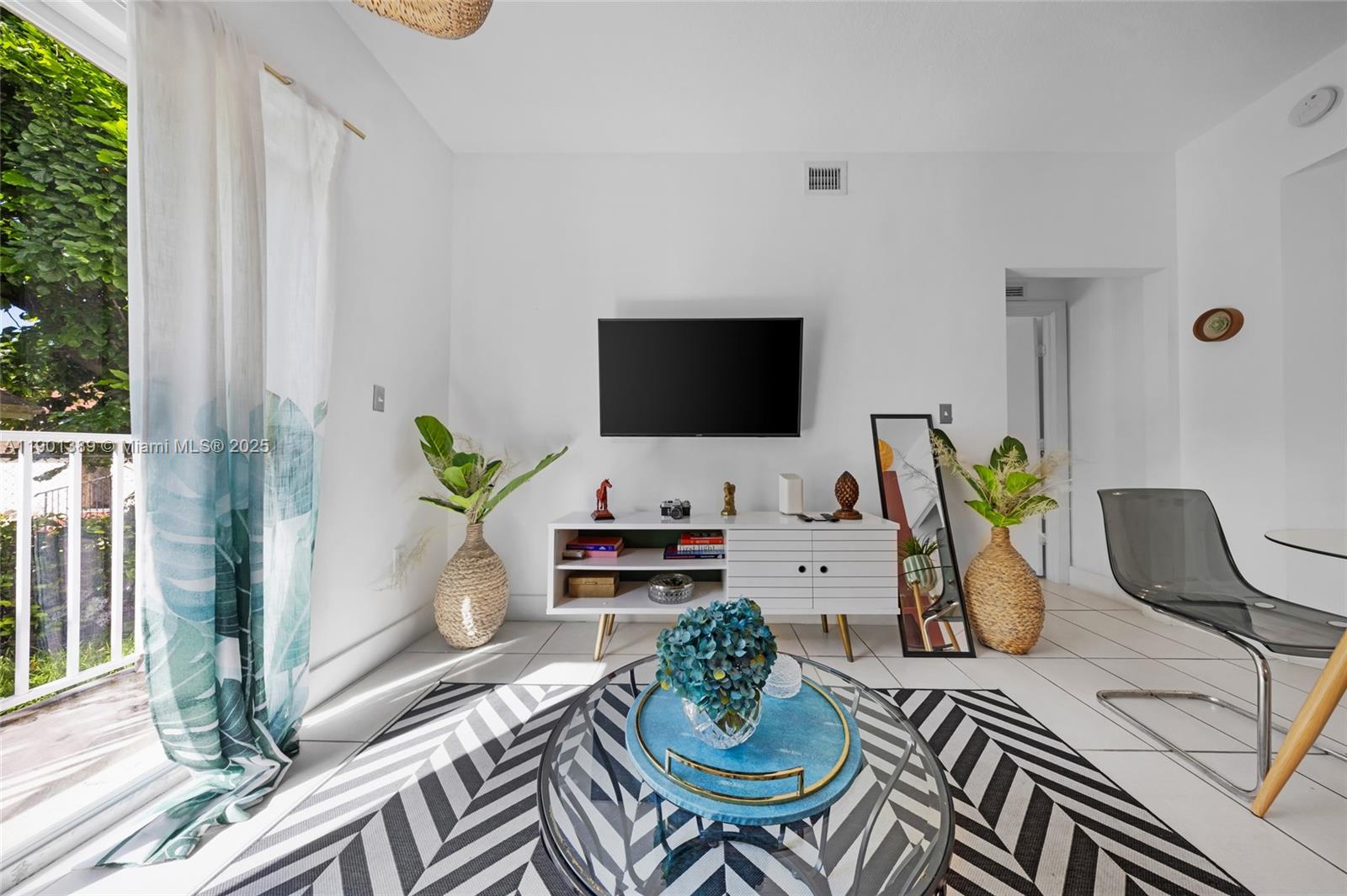 Ver detalles   /   sq. ft. $ 2025-10-23 0 foto