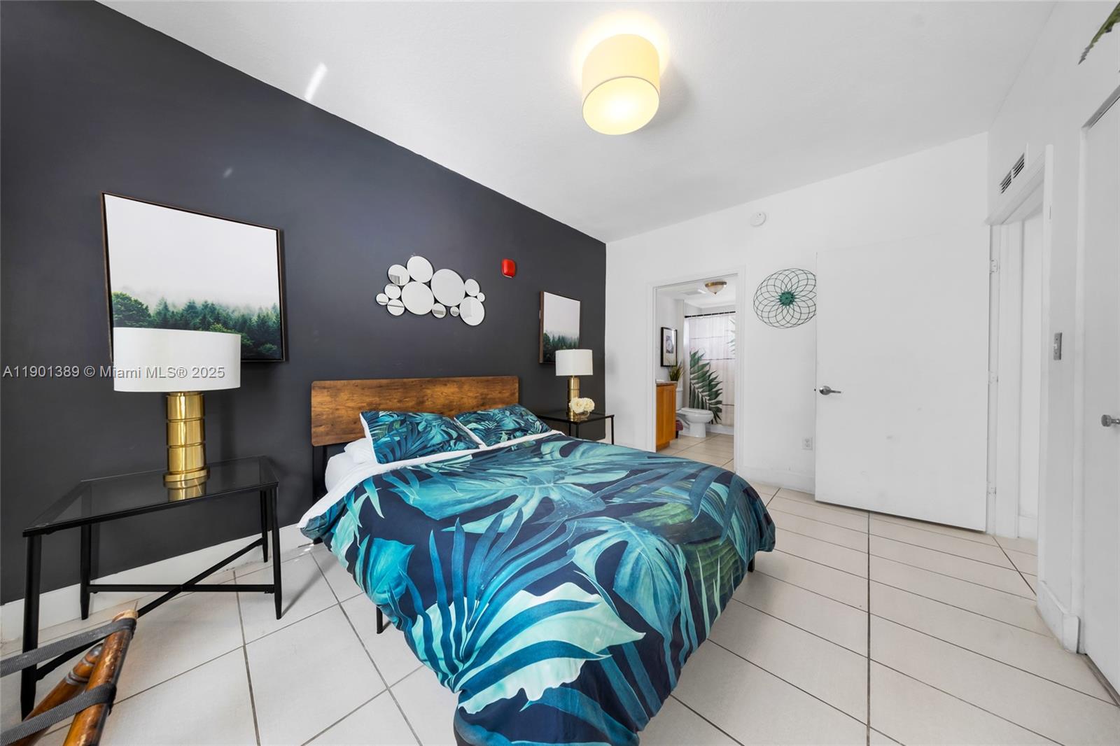 Ver detalles   /   sq. ft. $ 2025-10-23 0 foto