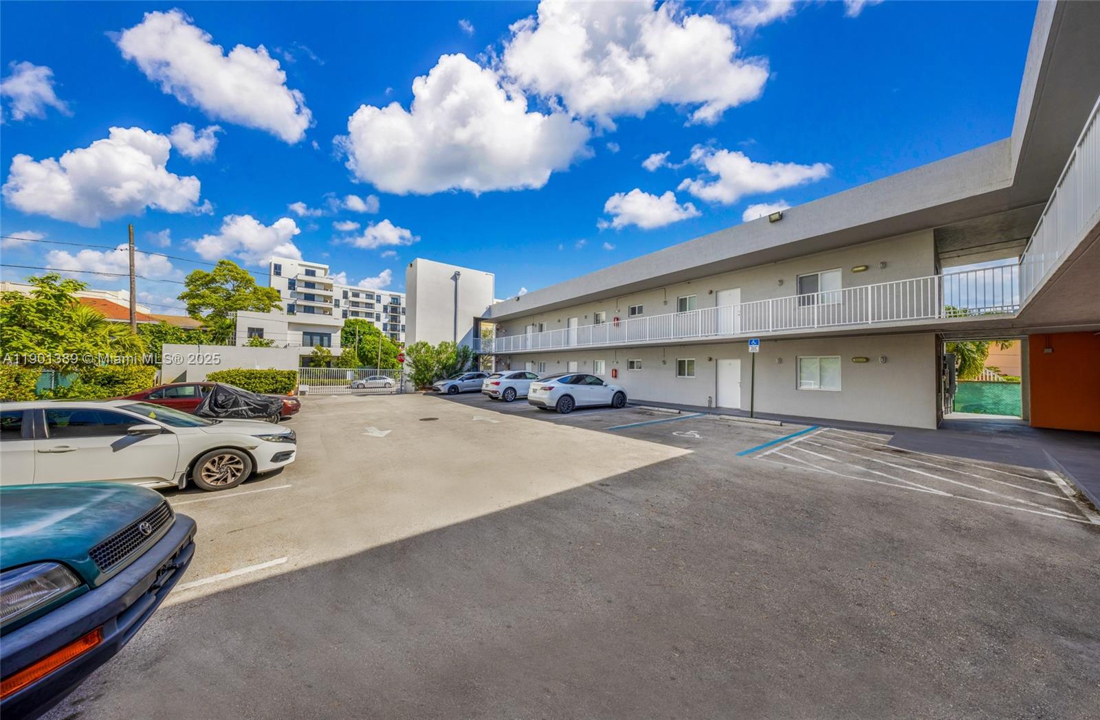 Ver detalles   /   sq. ft. $ 2025-10-23 0 foto