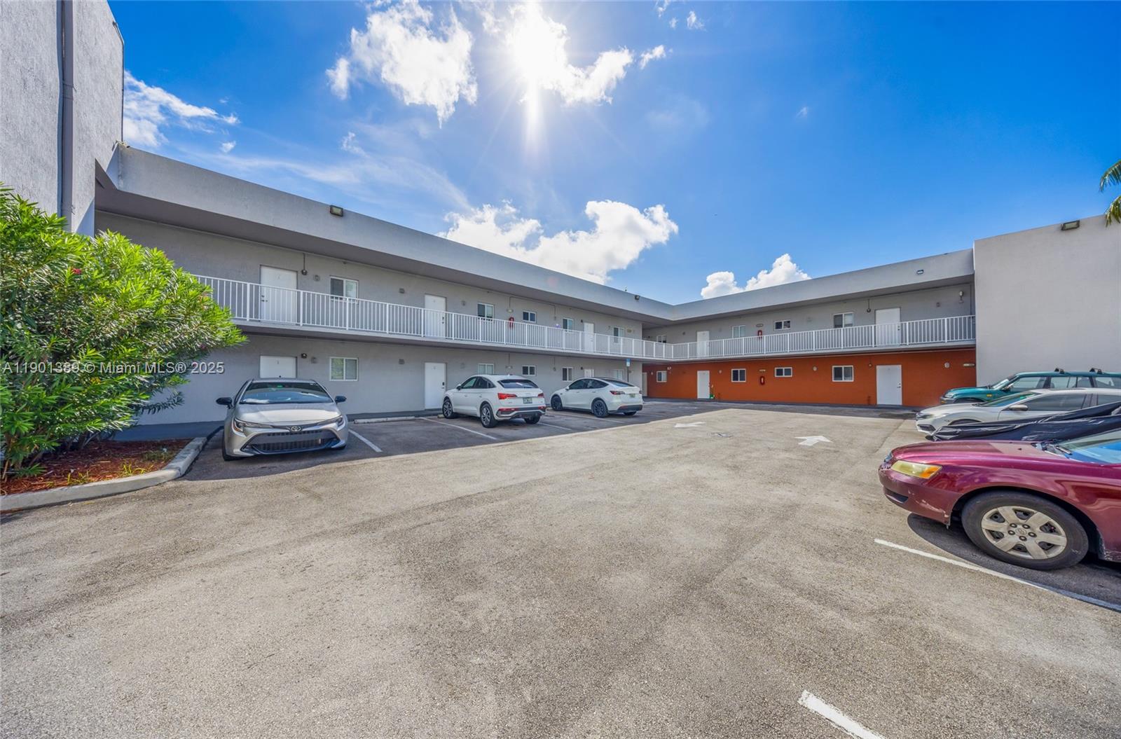 Ver detalles   /   sq. ft. $ 2025-10-23 0 foto