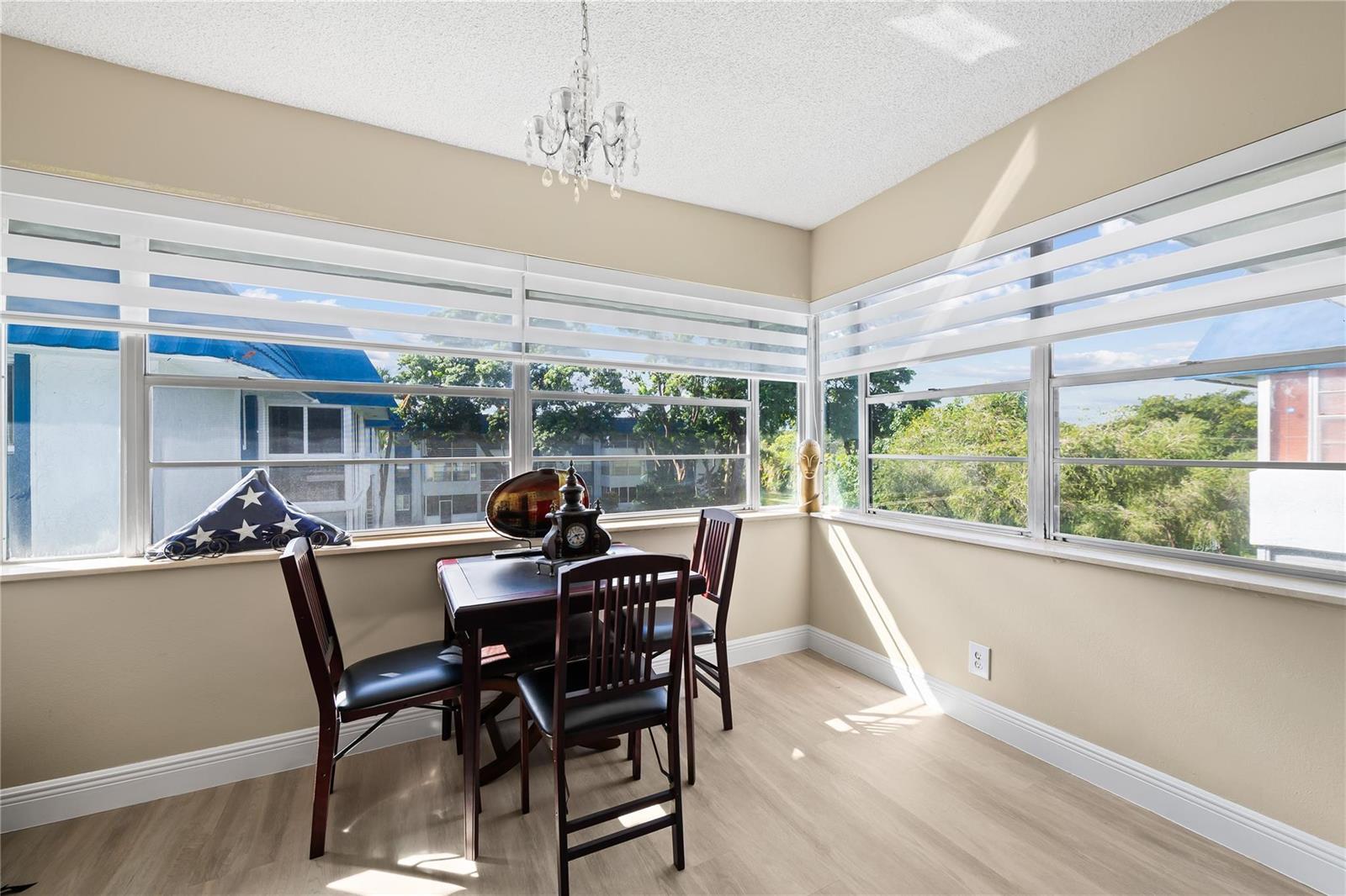 Ver detalles 306 1 / 1 725 sq. ft. $ 2026-10-14 0 foto