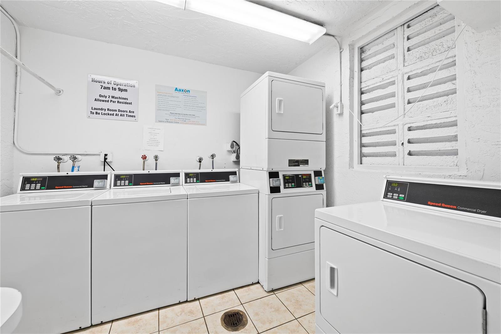 Ver detalles 306 1 / 1 725 sq. ft. $ 2026-10-14 0 foto