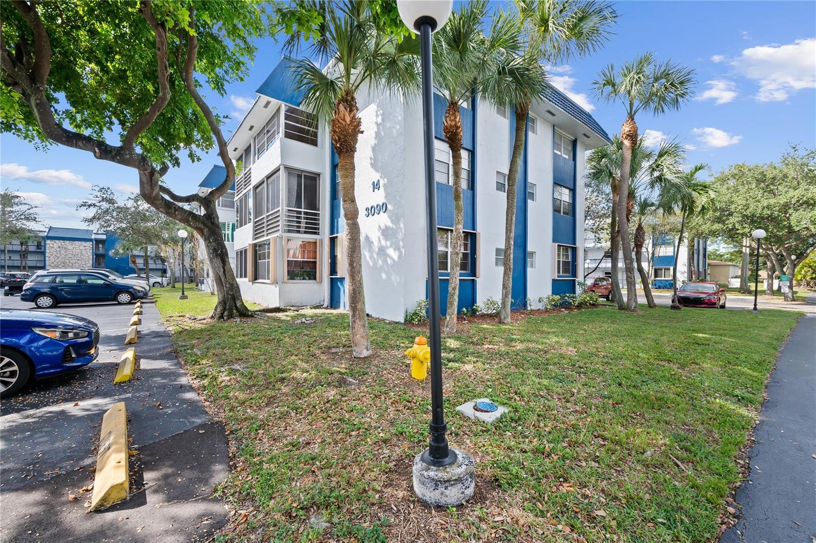 Ver detalles 306 1 / 1 725 sq. ft. $ 2026-10-14 0 foto
