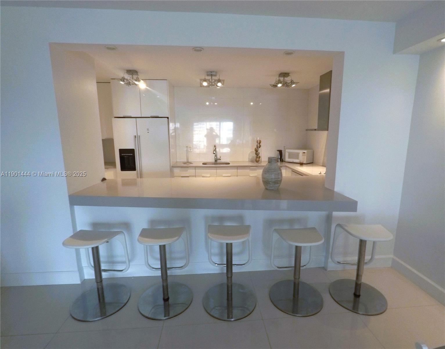 Photo of 19390 Collins Ave  #1223, Sunny Isles Beach, Florida, 33160 - Open kitchen