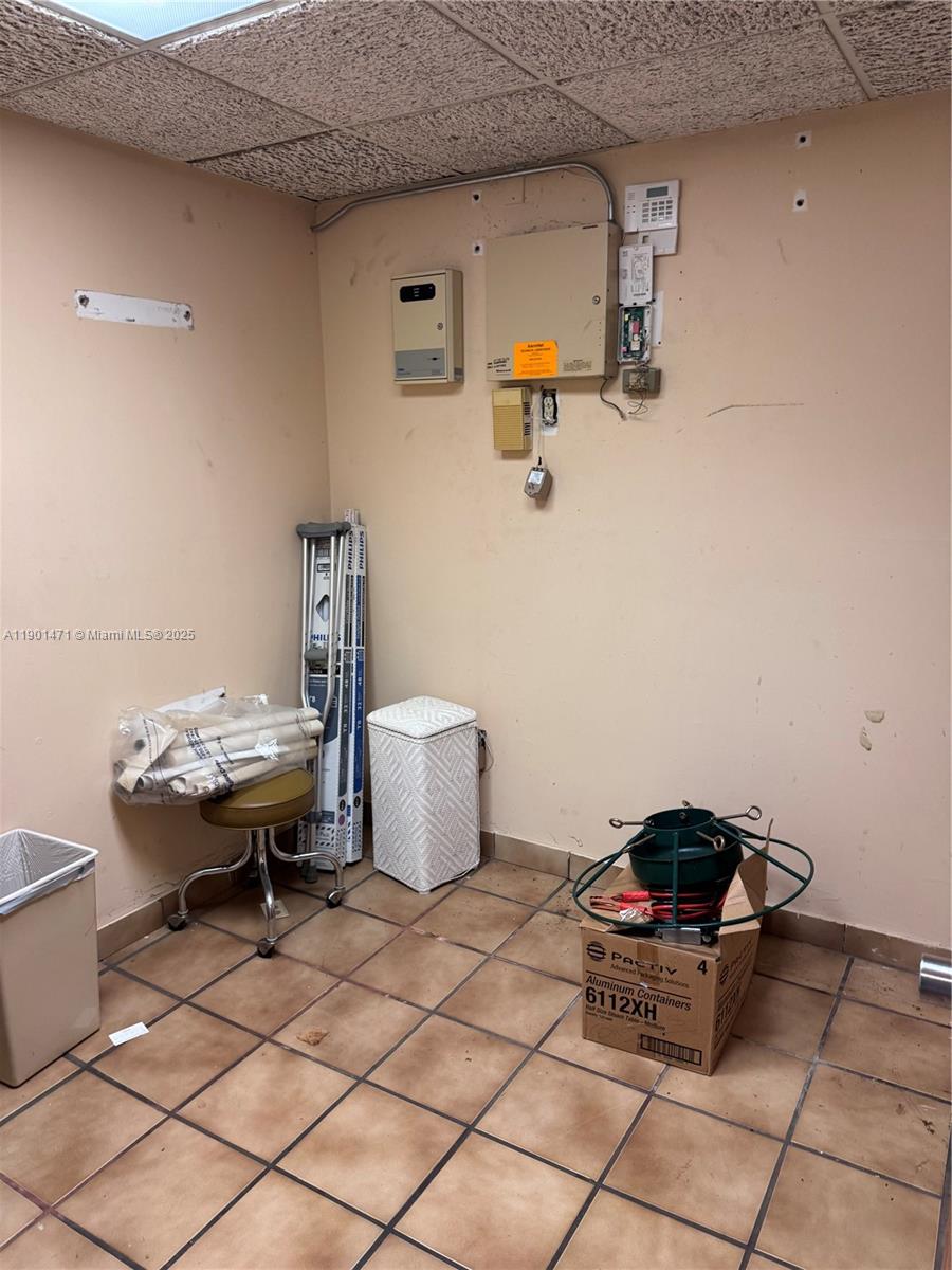 Подробнее / кв.футов $ 2025-10-23 0 Фото