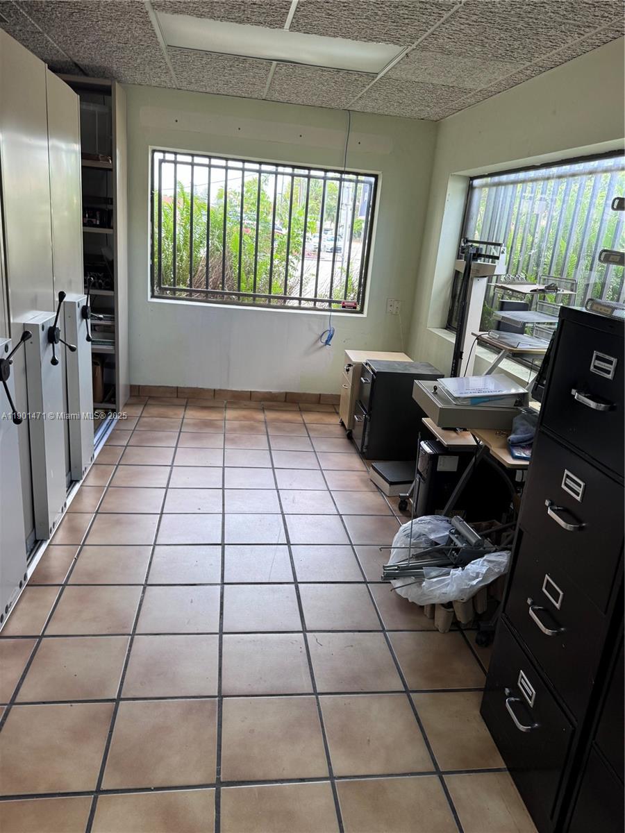 Подробнее / кв.футов $ 2025-10-23 0 Фото