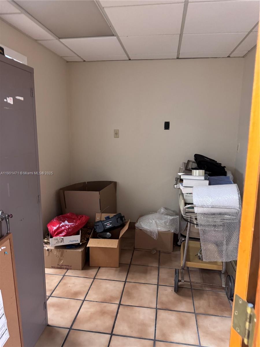 Подробнее / кв.футов $ 2025-10-23 0 Фото