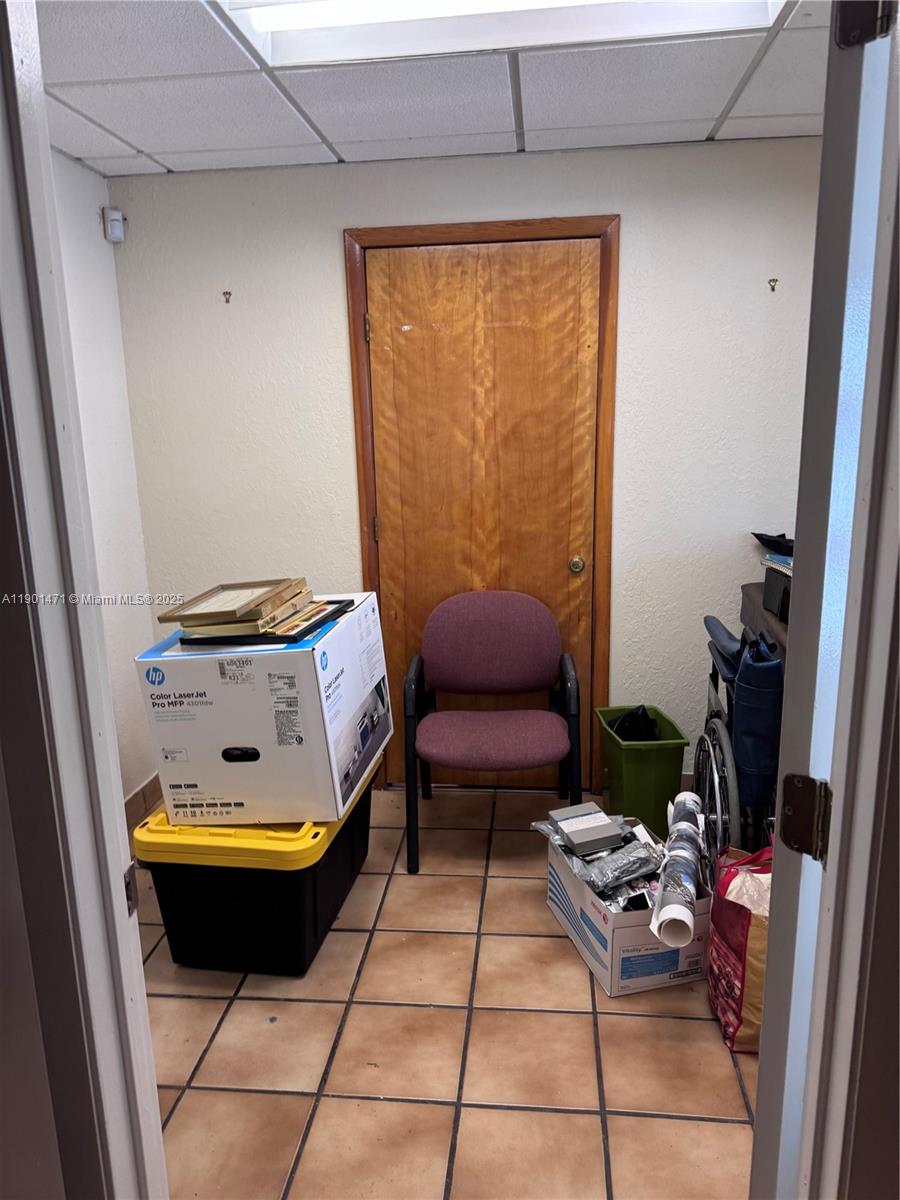 Подробнее / кв.футов $ 2025-10-23 0 Фото