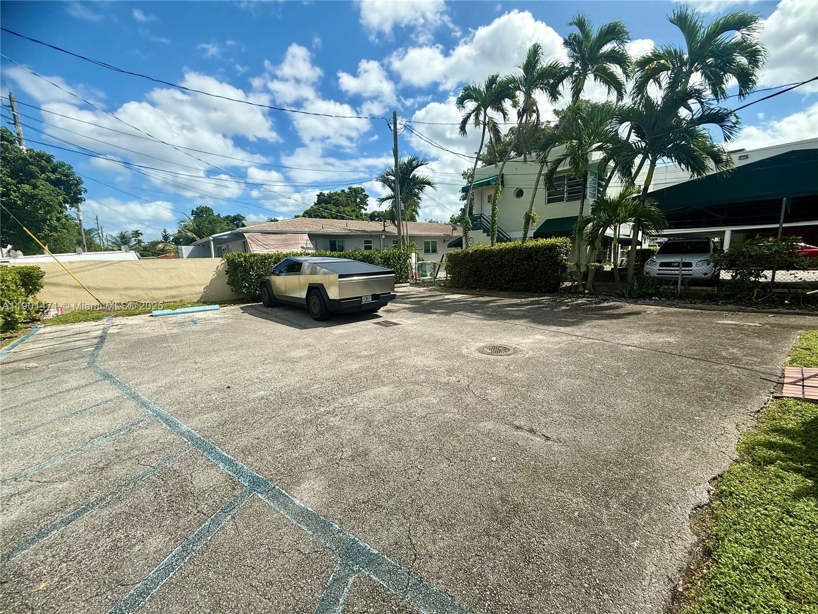 Подробнее / кв.футов $ 2025-10-23 0 Фото