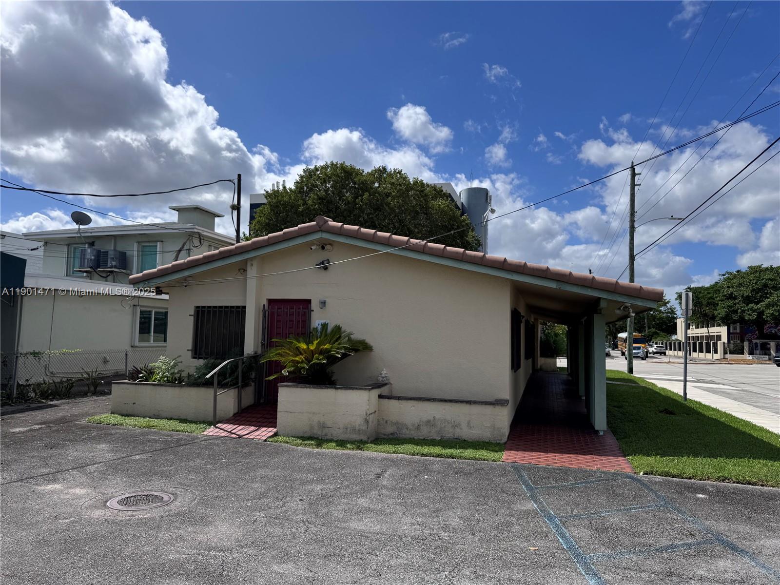 Подробнее / кв.футов $ 2025-10-23 0 Фото