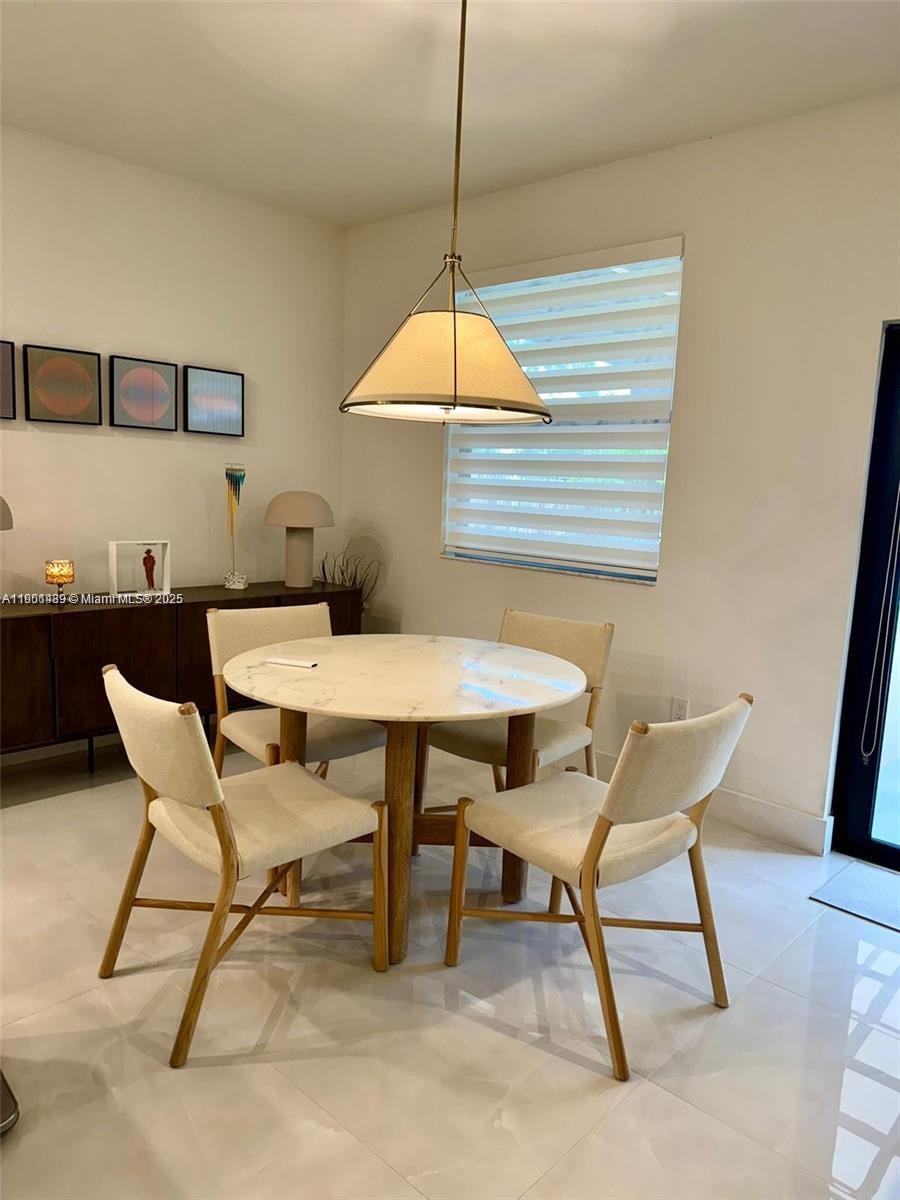 See details 11910 5 / 4 2974 sq. ft. $ 2025-10-23 0 Photo