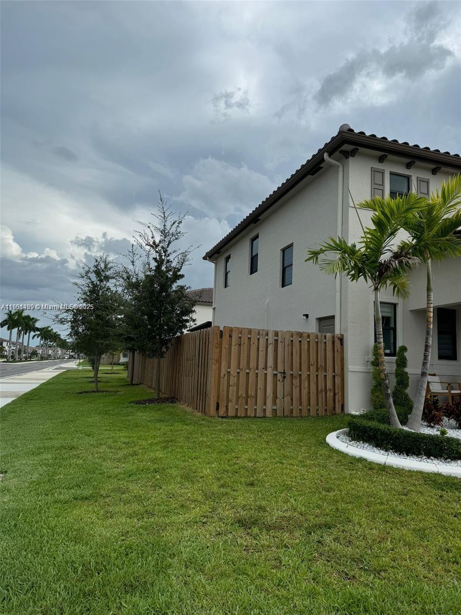 See details 11910 5 / 4 2974 sq. ft. $ 2025-10-23 0 Photo