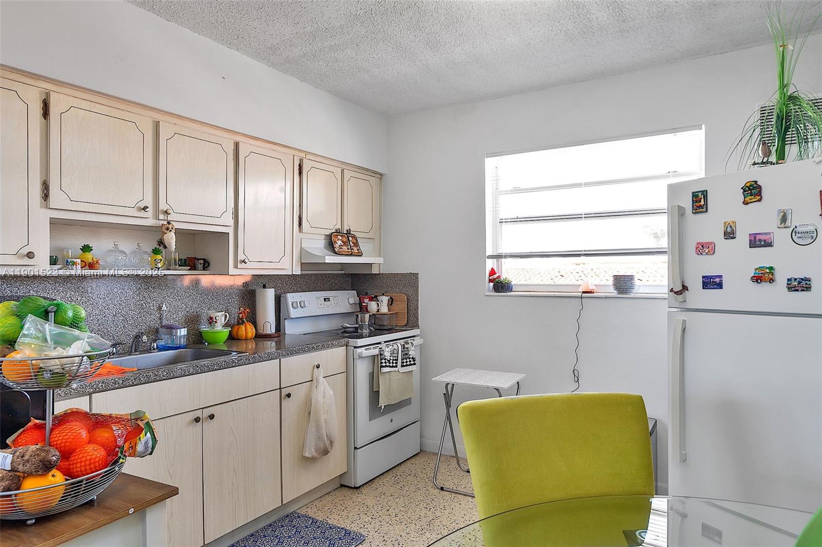 Ver detalles   /   sq. ft. $ 2025-10-23 0 foto