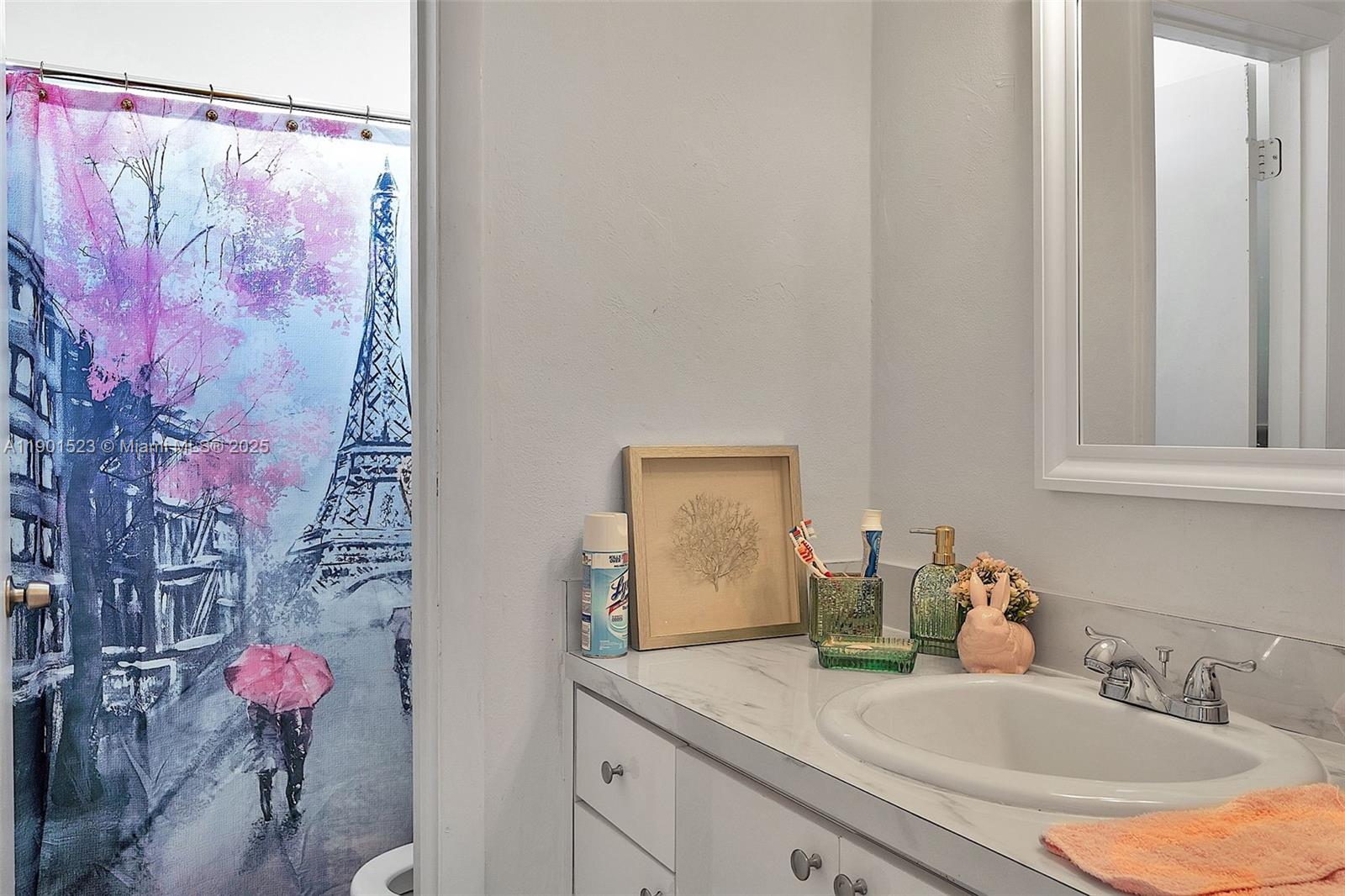 Ver detalles   /   sq. ft. $ 2025-10-23 0 foto